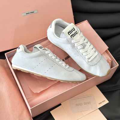 미우미우 블리치 나파 가죽 스니커즈