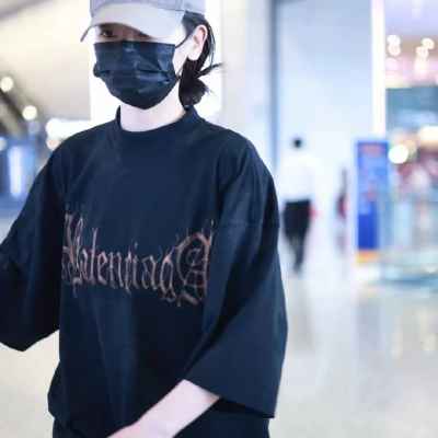 발렌시아가 빈티지 핸드페인팅 반팔티 셔츠