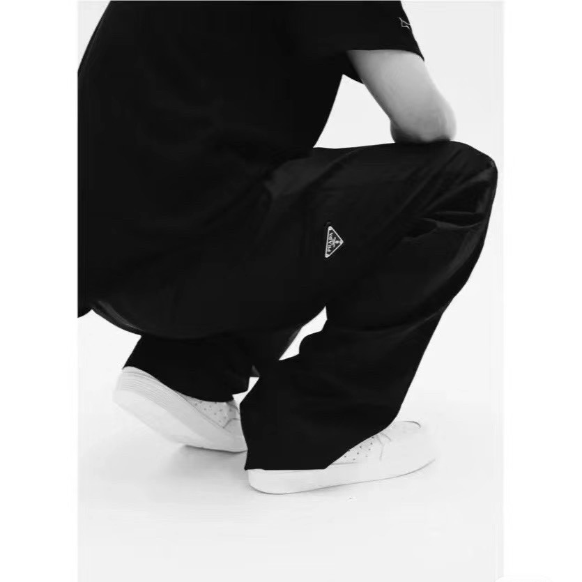 프라다  카고 팬츠