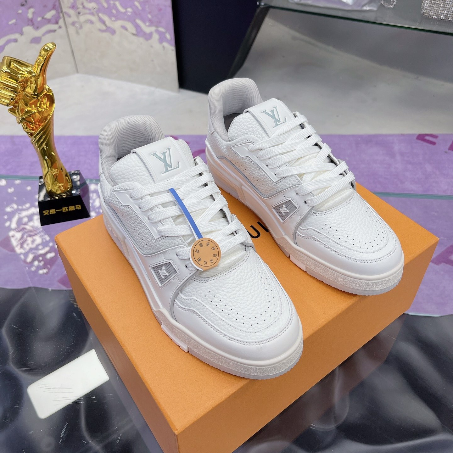 LV 루이비통 트레이너 스니커즈