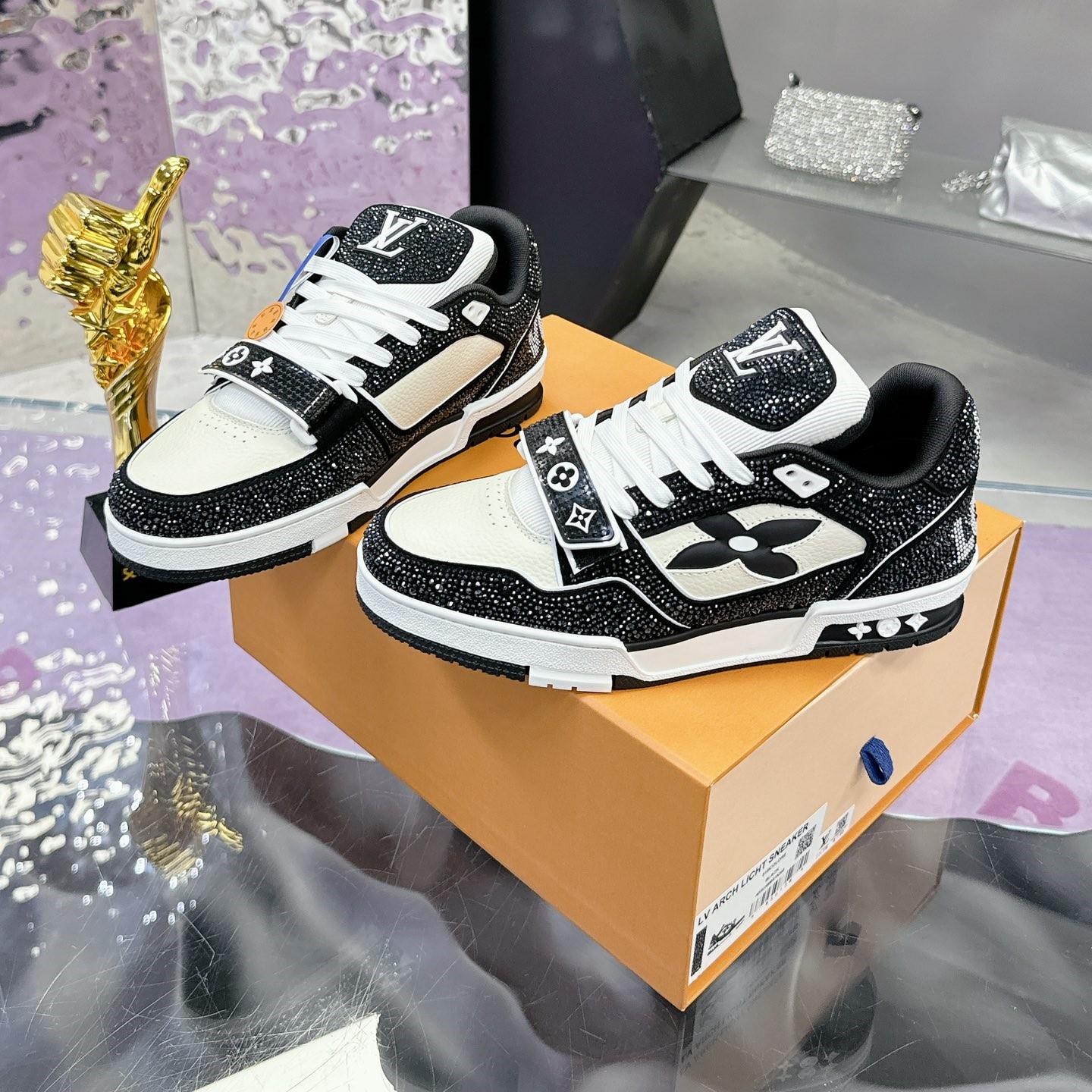 LV 루이비통 트레이너 스니커즈