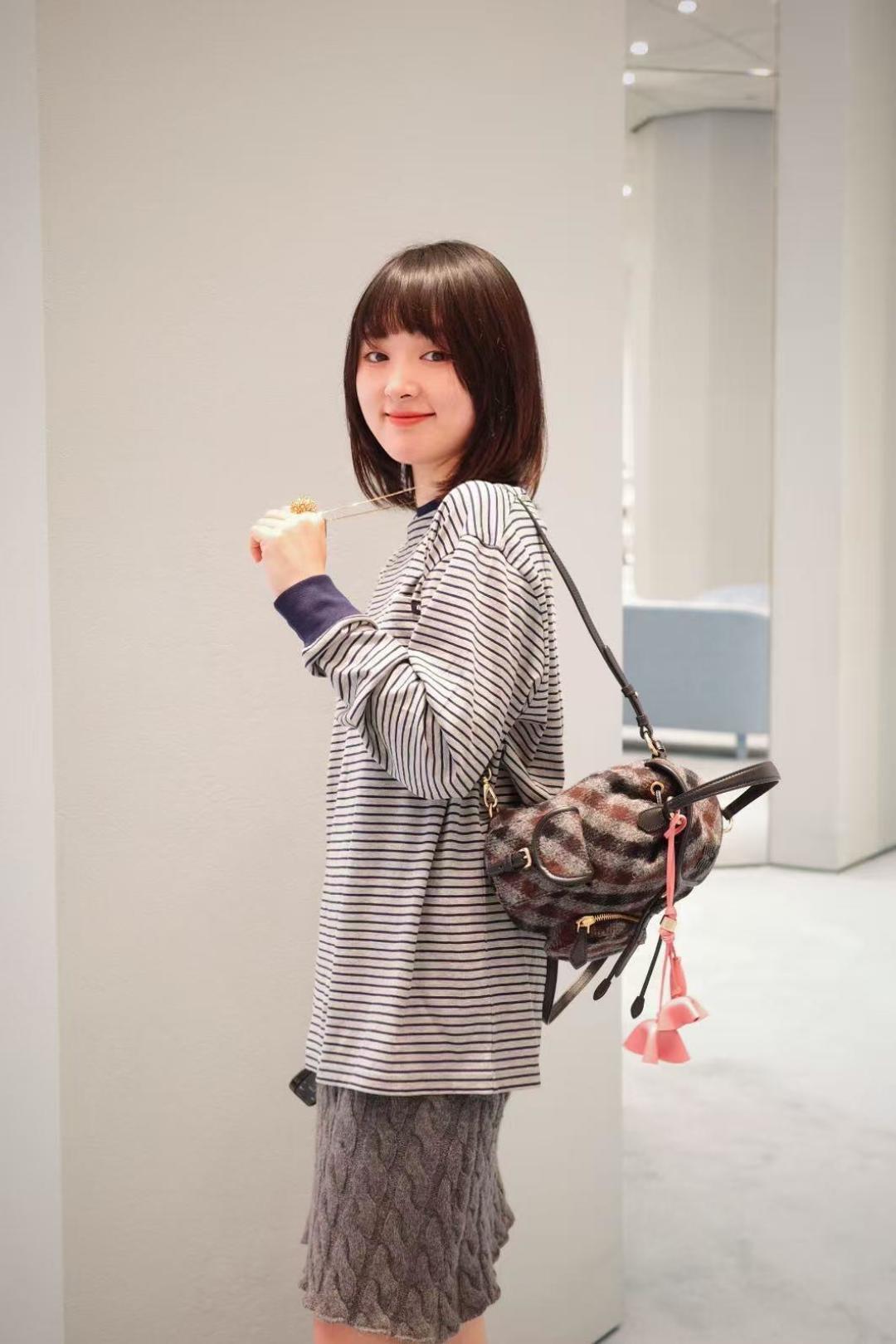 미우미우 스트라이프 라운드 긴팔