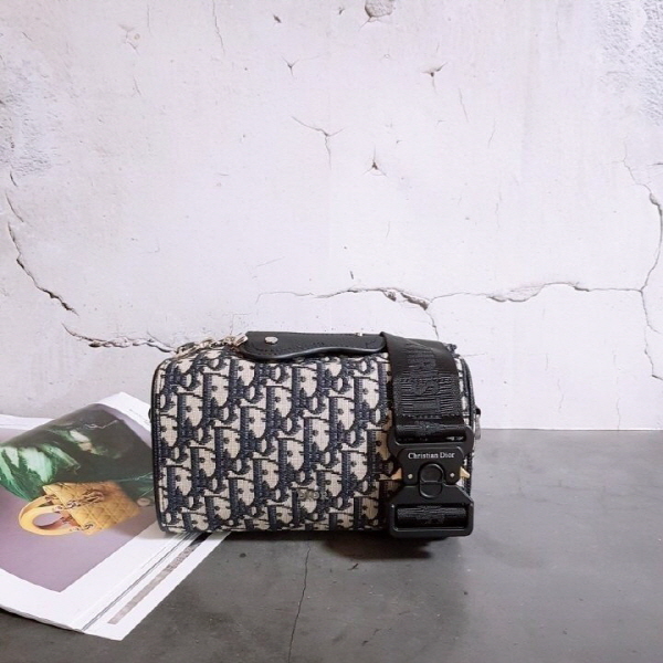 디* 남성 오블리크 자카드 링고 22 크로스백